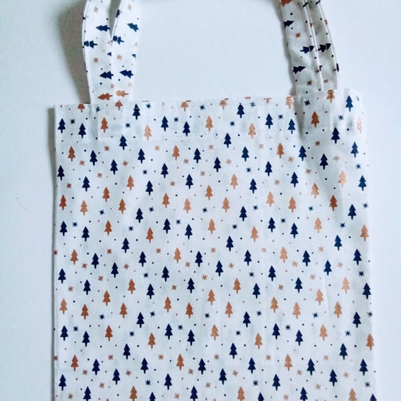 Reusable Xmas gift bag, 100% cotton bag, white Christmas gift bag, xmas trees