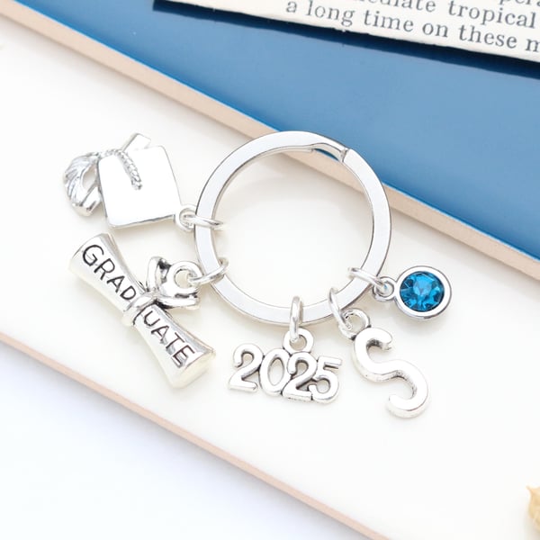 Personalised 2025 Graduation Keyring - 2024 Gift Keepsake. Graduation Cap.