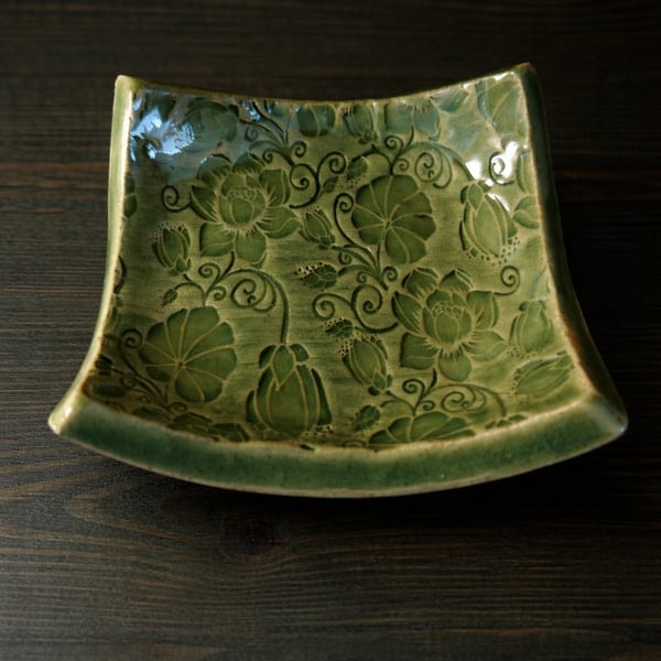 Water lily trinket dish
