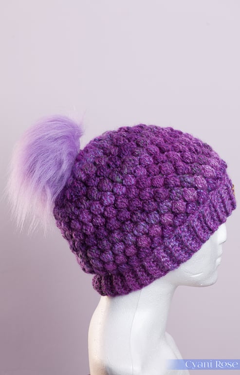 Hat hand made crochet puff stitch with handmade faux fur detachable pompom 