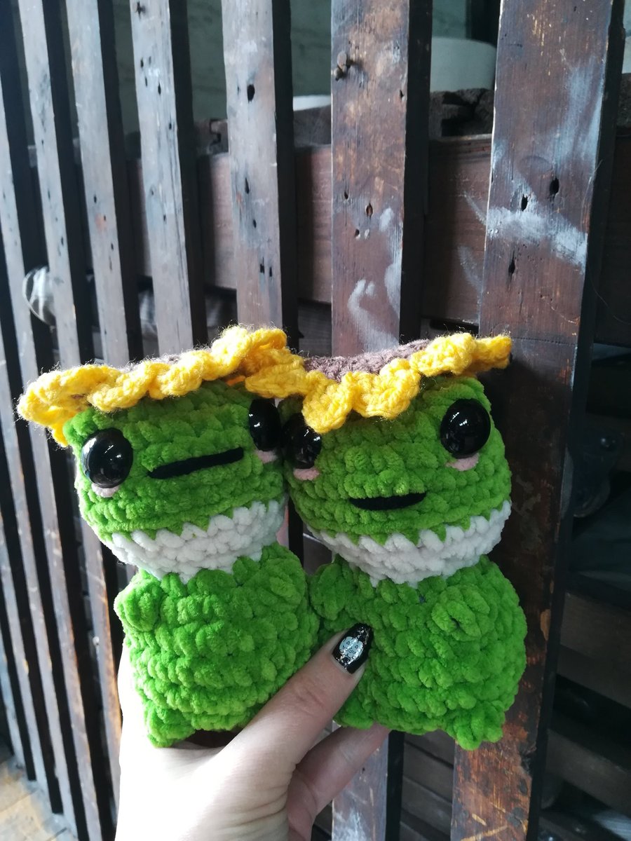 Crochet Frog With Sunflower Hat