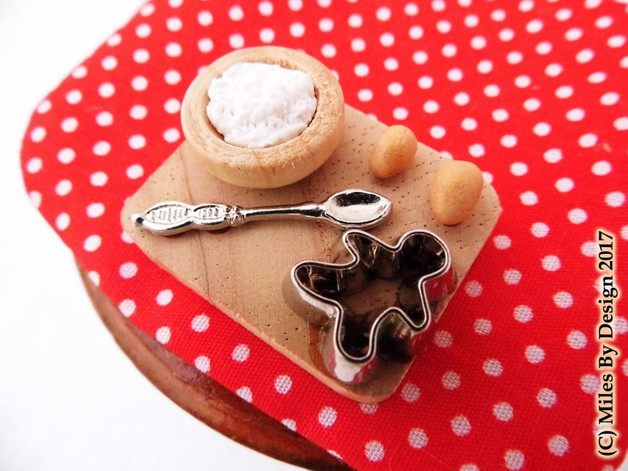 Miniature Cookie Baking Set for Dolls House - Food