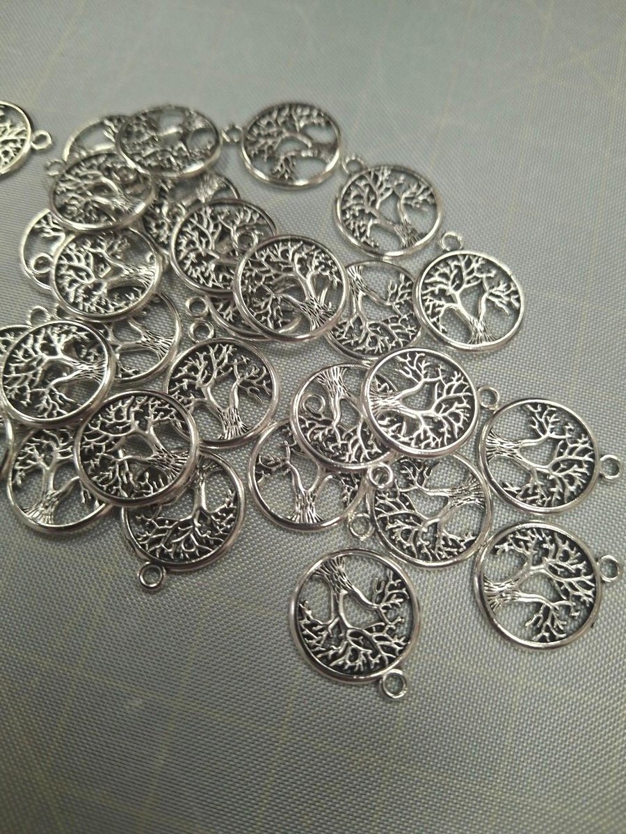 30 x Round 15mm Tree Of Life Charms