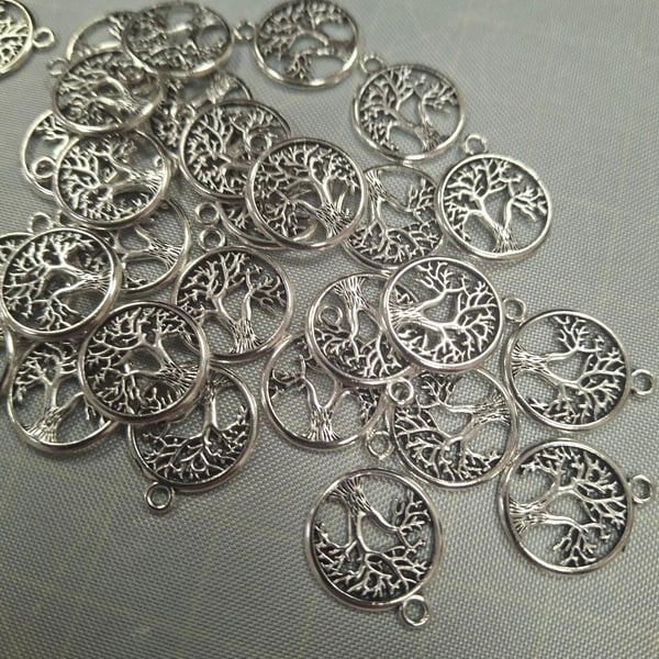 30 x Round 15mm Tree Of Life Charms