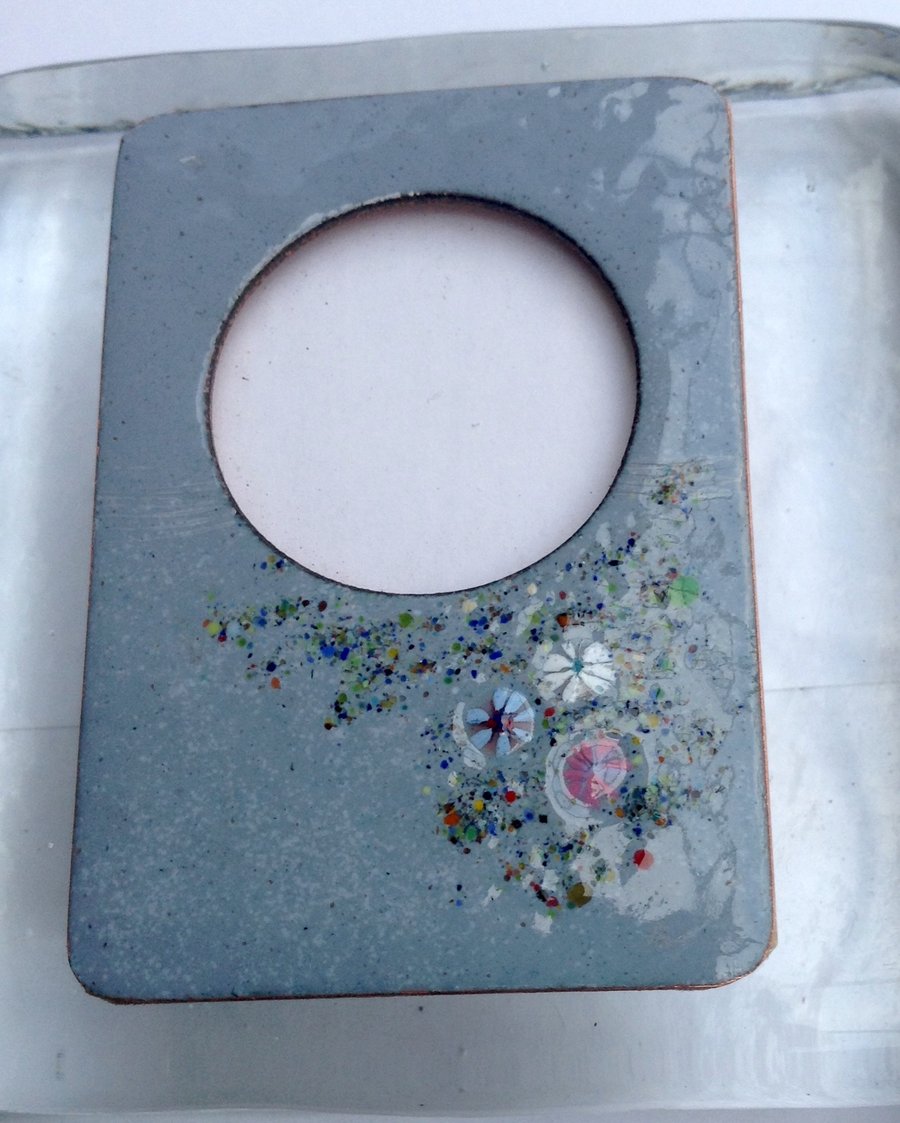 Enamelled photo frame in copper with molten glass flowers - light grey