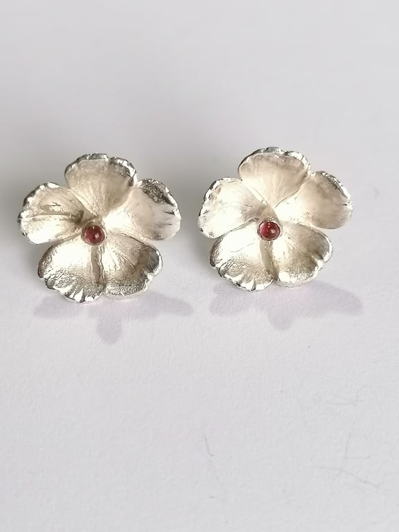 Rockrose earstuds made from Silver and set with a Pink Tourmaline
