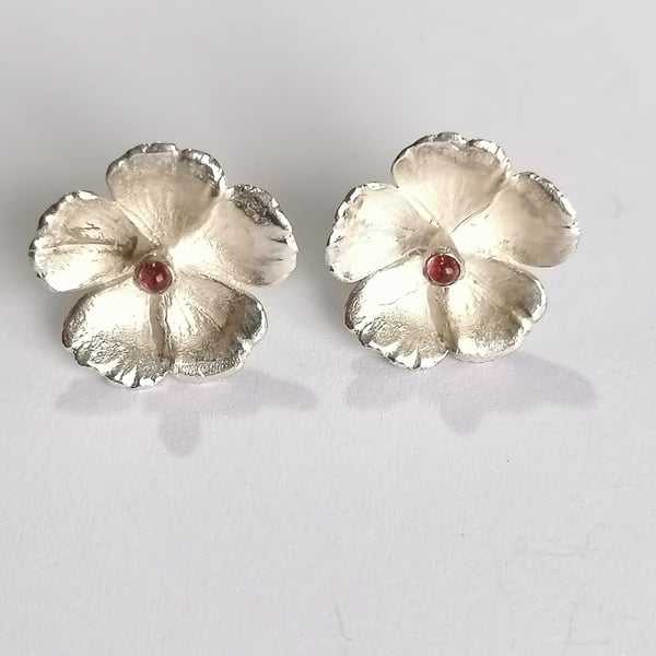 Rockrose earstuds made from Silver and set with a Pink Tourmaline