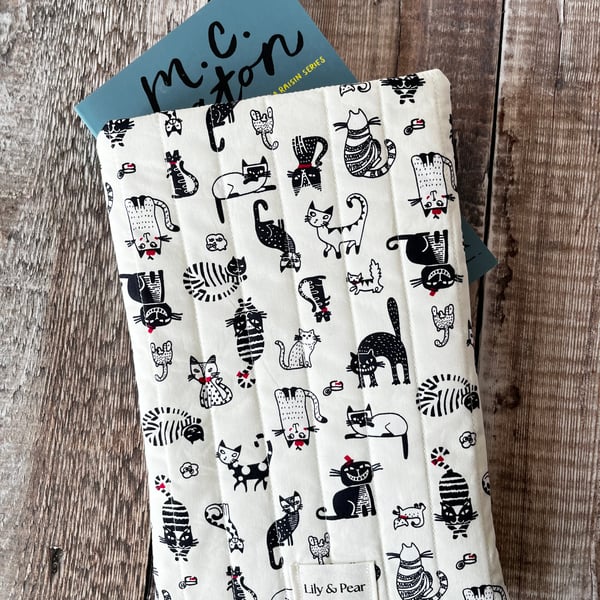 Cat Design Quilted Book Sleeve