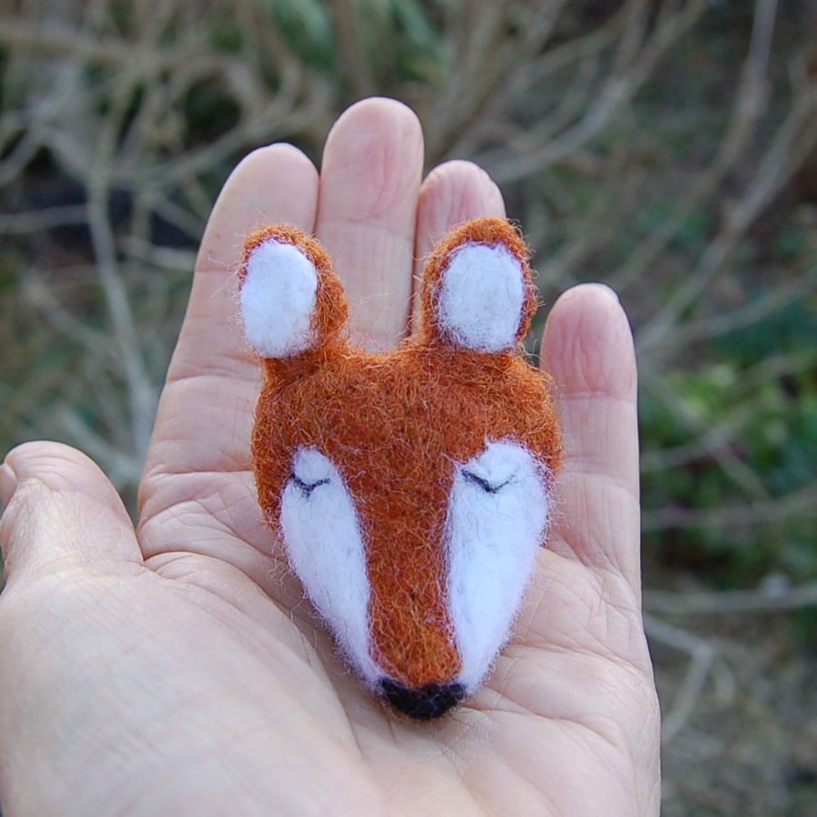 Fox, Needle felt fox brooch -  ladies jewellery wool badge wool art