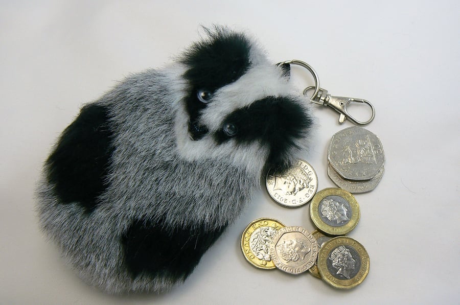 Badger coin purse (can be clipped onto handbag)