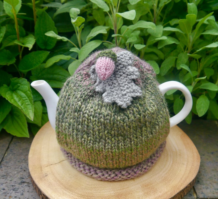 Large 8 Cup Autumnal Wool Tea Cosy With Oak Leaf and Acorn