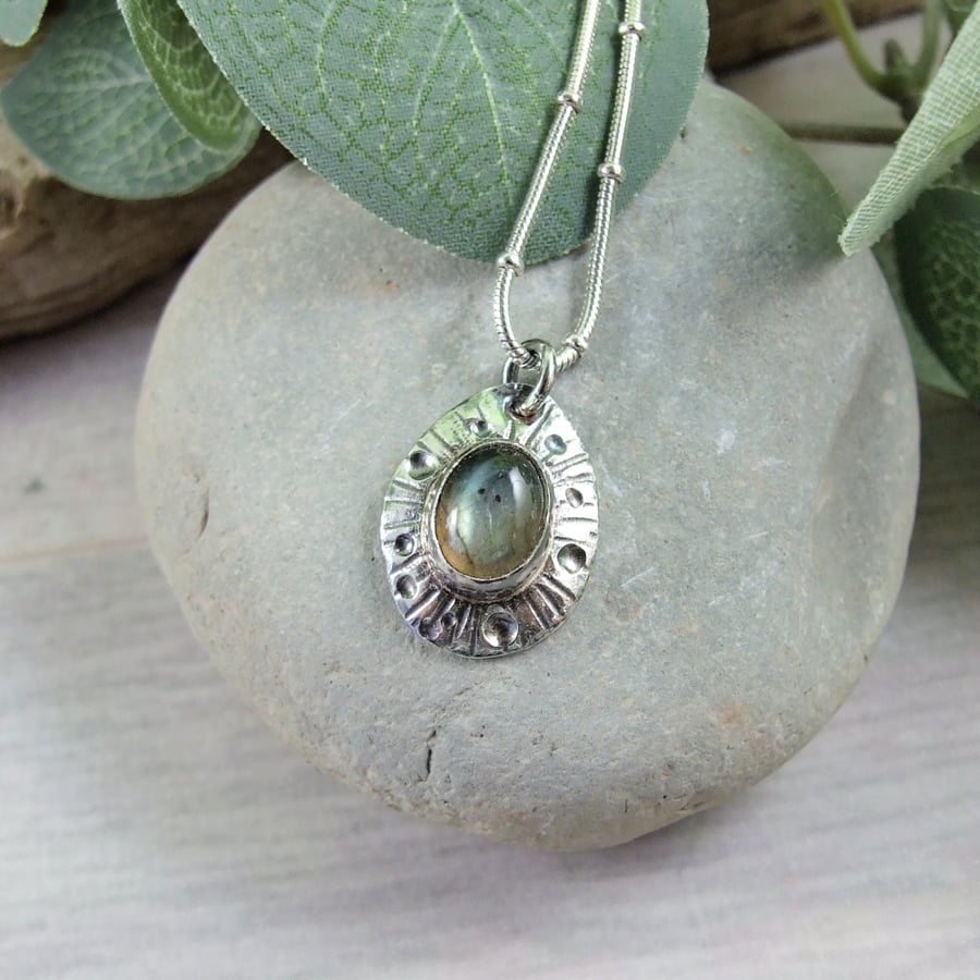 Silver Necklace with Labradorite Gemstone