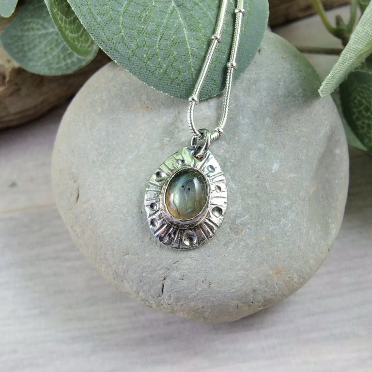Silver Necklace with Labradorite Gemstone