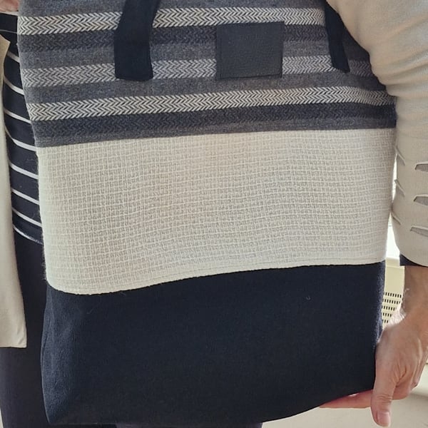 Roomy monochrome winter tote bag with leather patch and 2 zipped pockets