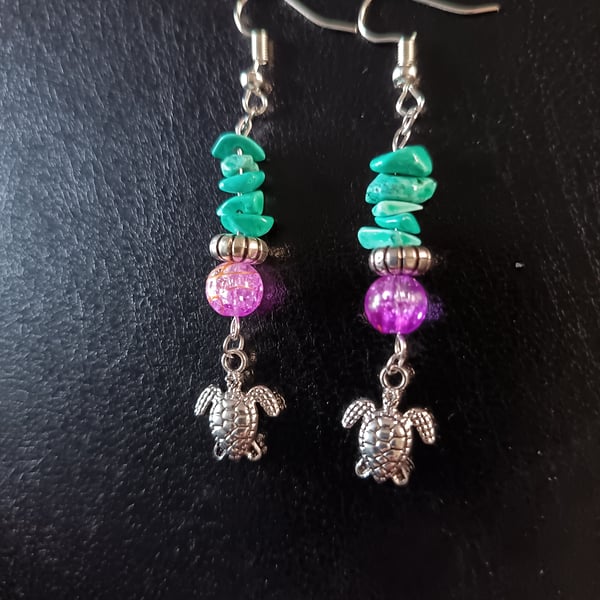 Silver turtle charm beaded dangle earrings 