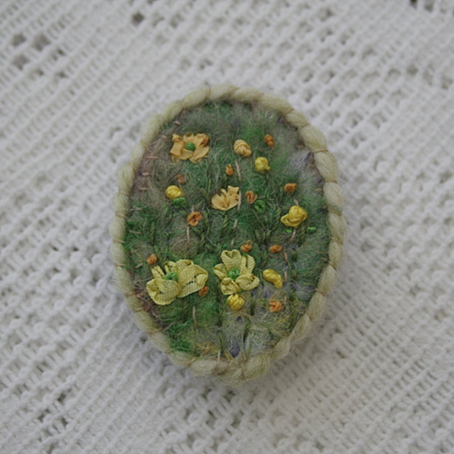 Buttercup Meadow - Brooch