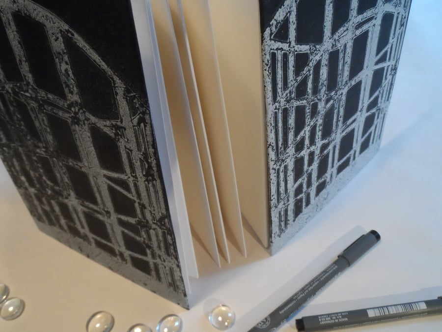 Hand printed and hand made concertina book no. 21