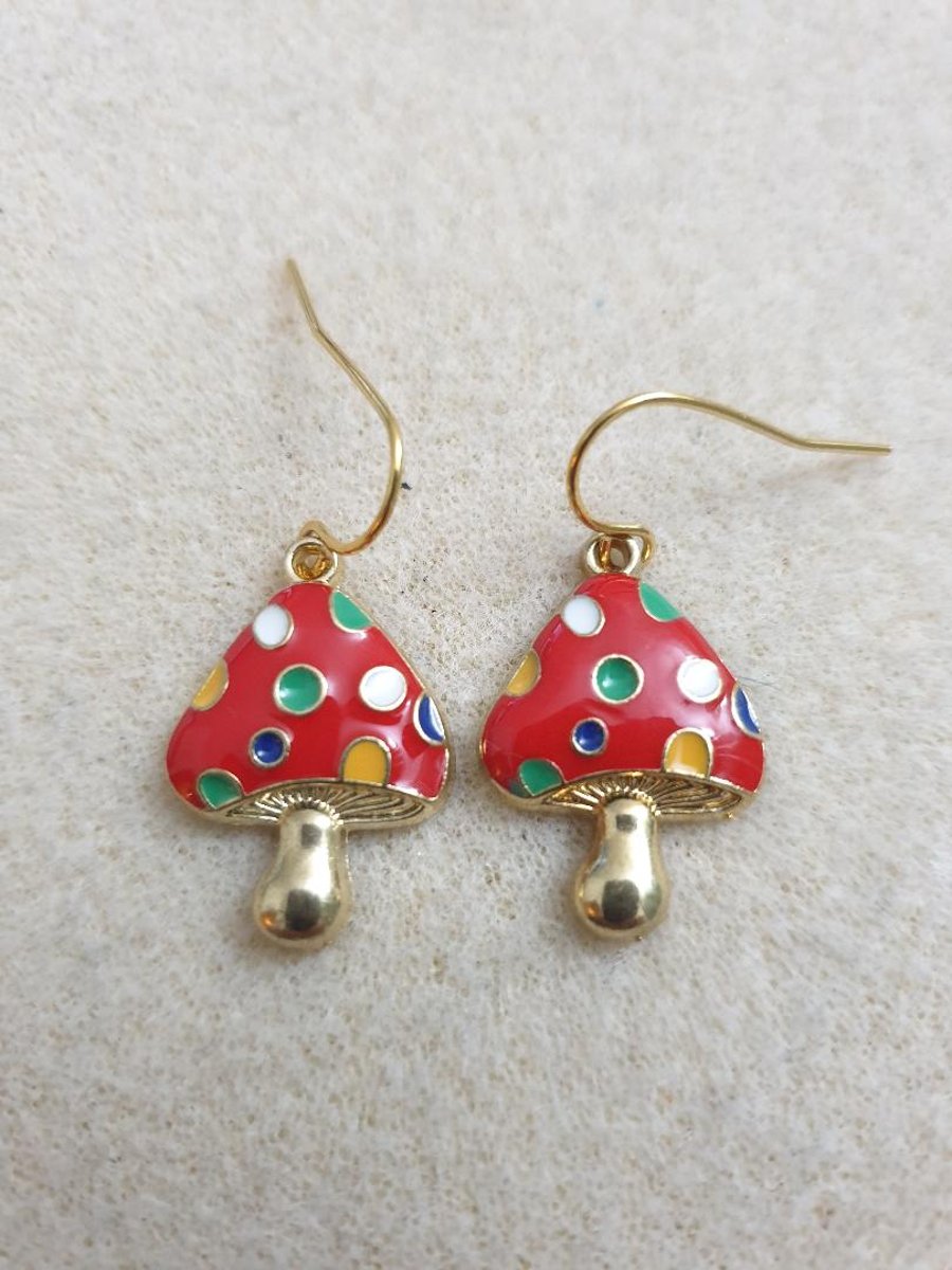cute mushroom earrings gold plated with decorative enamel red polkadot toadstool