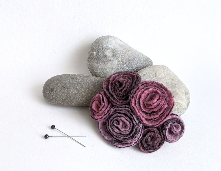 Large vintage inspired felted flowers brooch in shades of dusky pinks