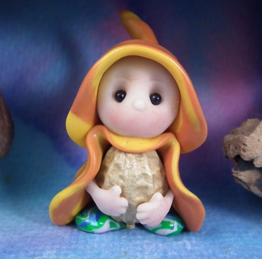 Season's Special Gnome 'Almo' Peanut Shell OOAK Sculpt Ann Galvin