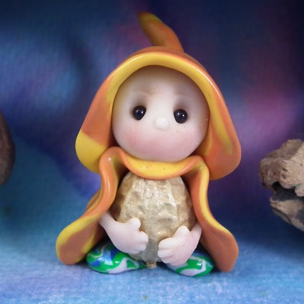 Nutkin Gnome 'Almo' Peanut Shell OOAK Sculpt Ann Galvin