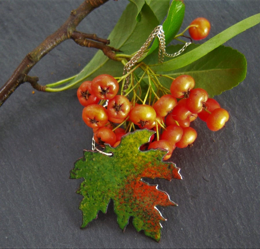 Leaf pendant in enamel