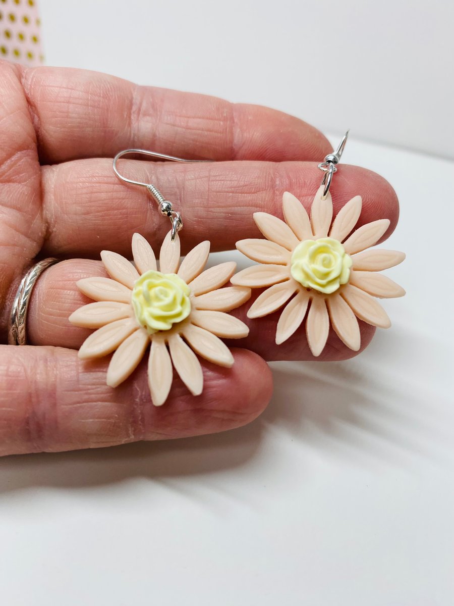 Earrings, polymers clay pink and yellow pastel sunflowers, rose