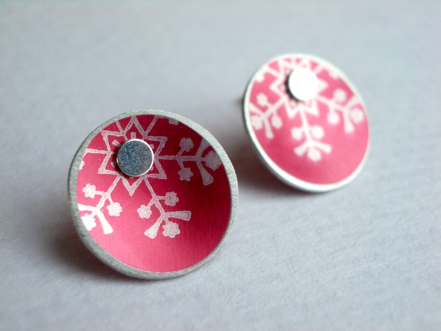 Christmas snowflake earring studs in red