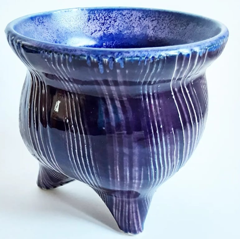 Three Legged Plant Pot Holder 