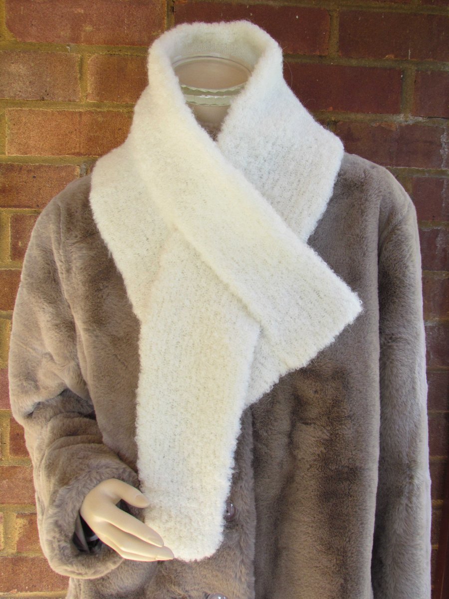 Faux-Fur Alpaca knitted Scarves Small