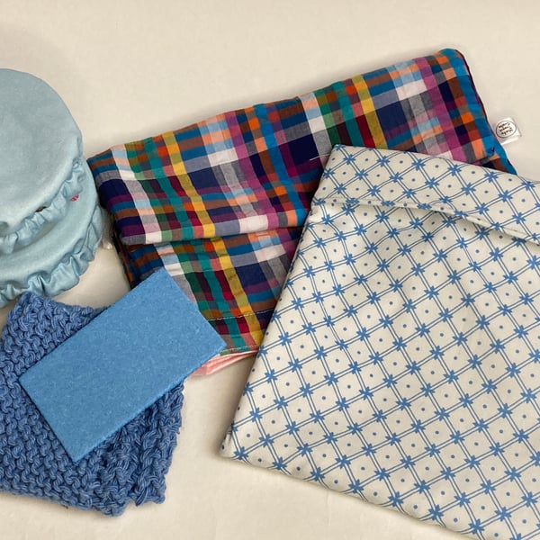 Sustainable kitchen gift set. Six items in shades of blue