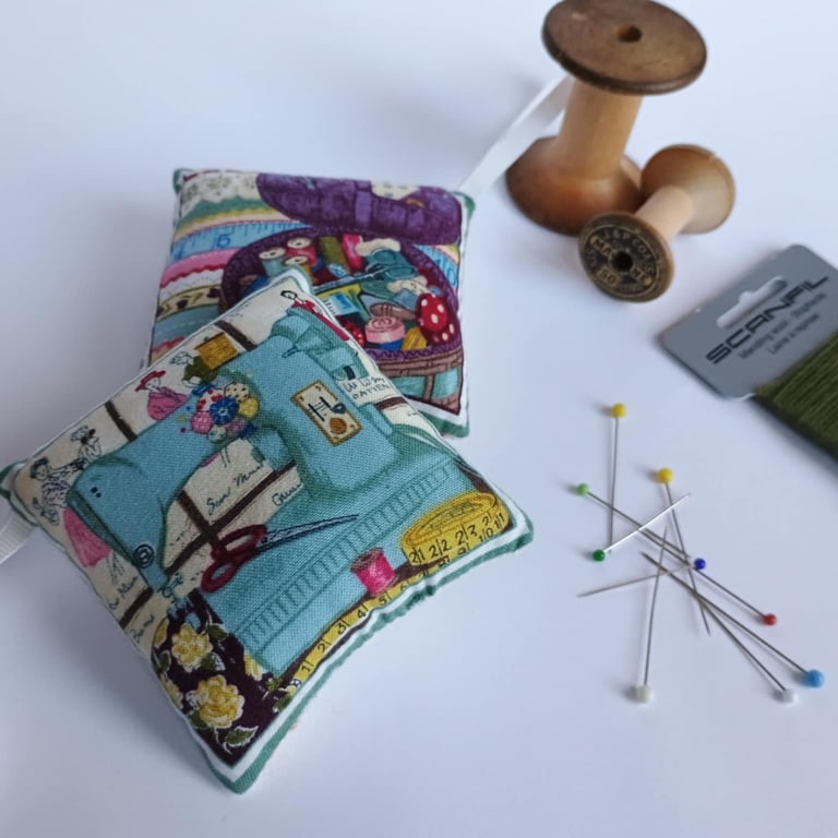 Pin cushion - vintage style sewing machine or basket print