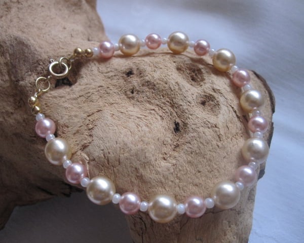 Cream & Pale Pink Imitation Pearl Bracelet