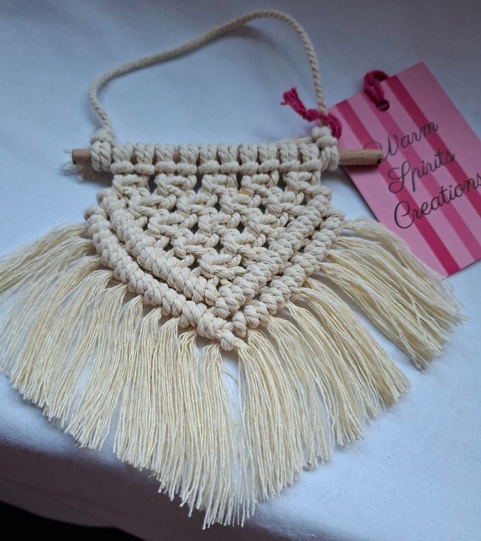 Macrame mini wall hanging