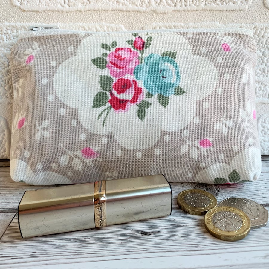 Large purse, coin purse in shabby chic style floral fabric with roses