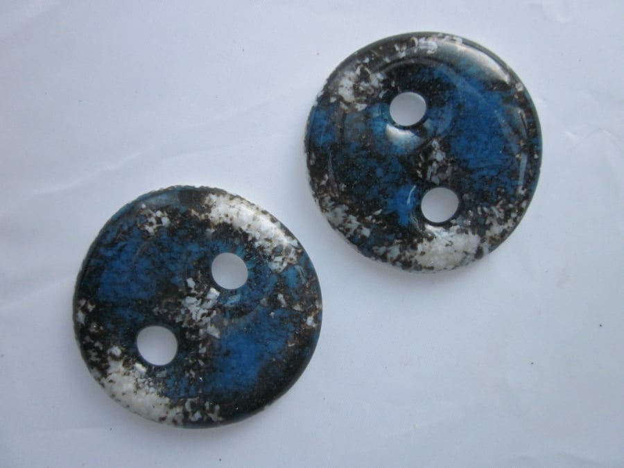 Handmade pair of cast glass buttons - Round deep blue marble