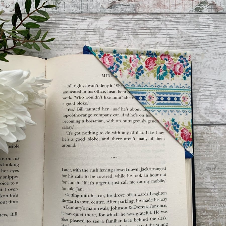 Floral corner bookmark