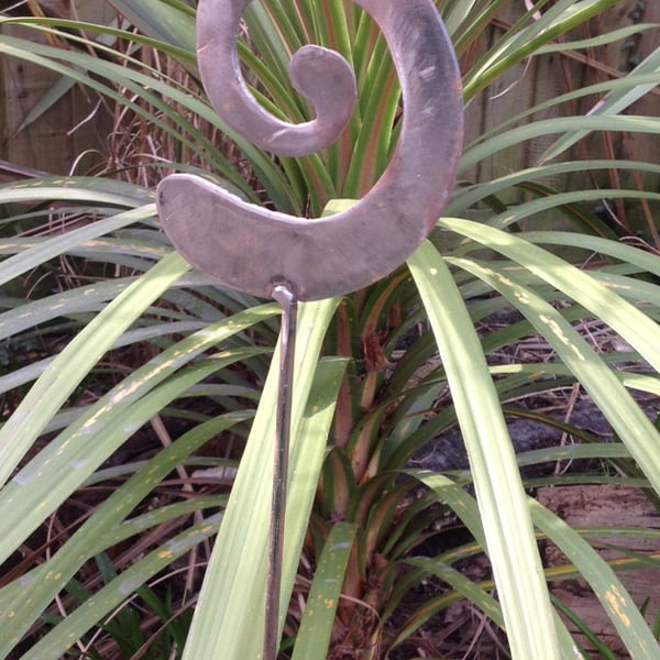  Rustic spiral plant support