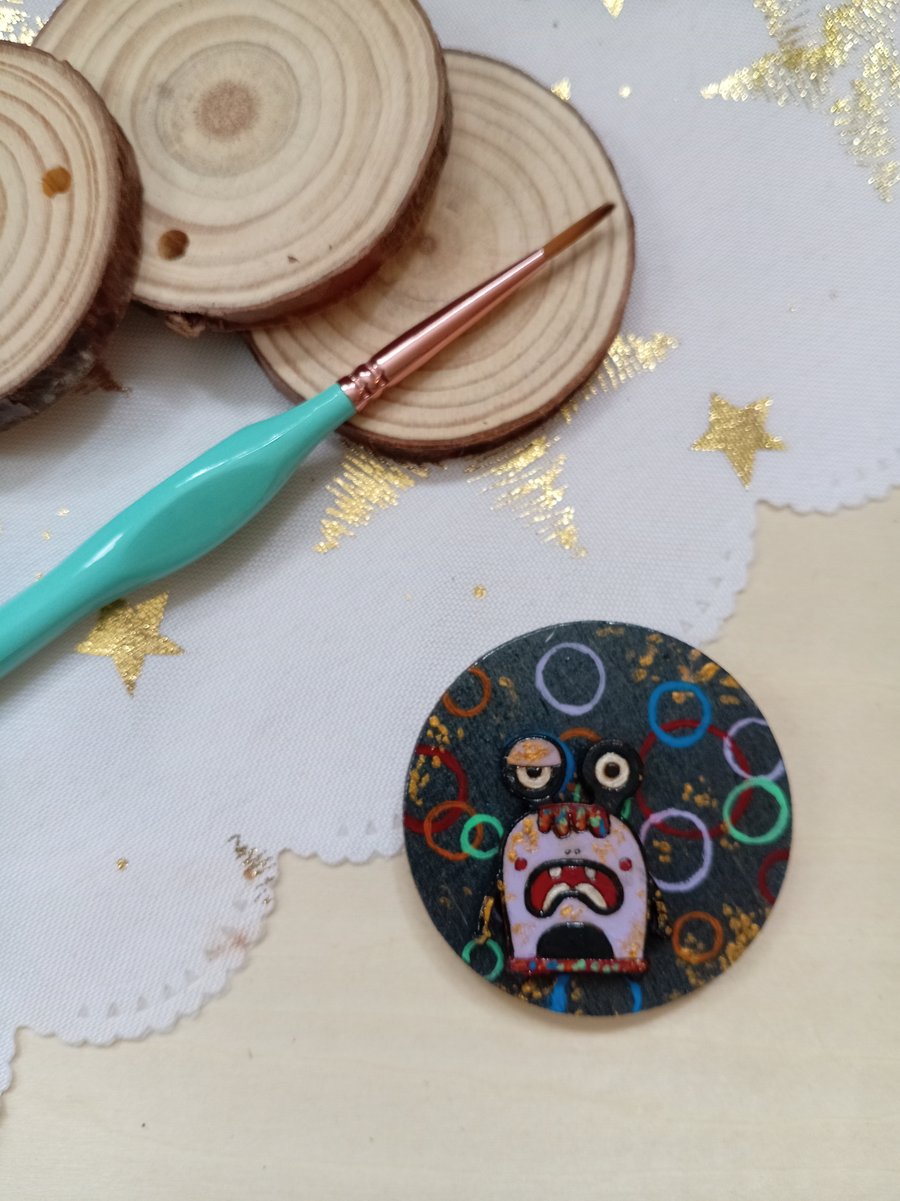 Wooden circular purple monster fridge magnet 