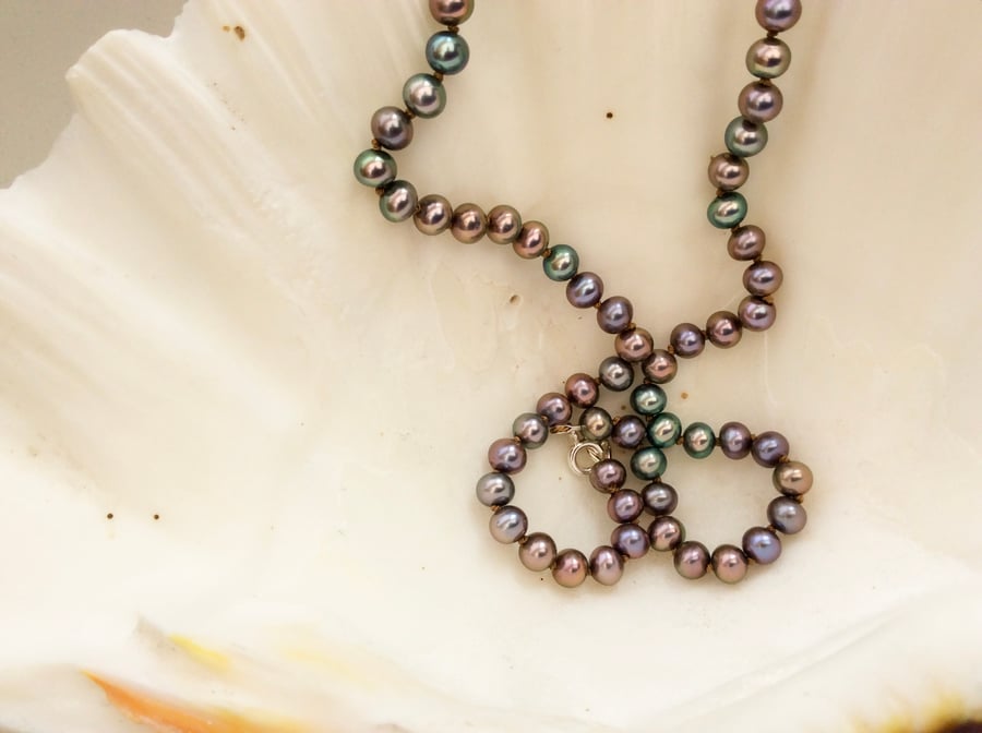 Freshwater pearl necklace, peacock pearl necklace 