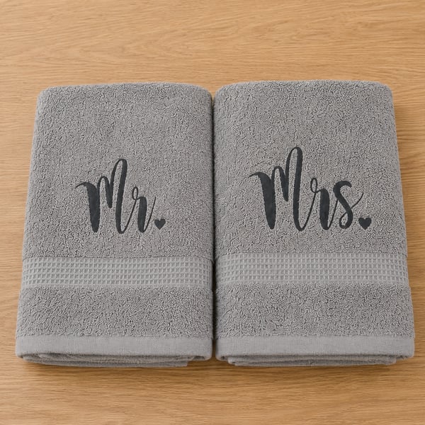 Mr & Mrs Embroidered Hand Towel Set  50 x 90 cm – Grey