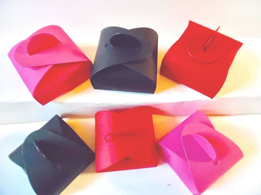 6 very small  Favour Boxes Gift Box, birthday  No glue