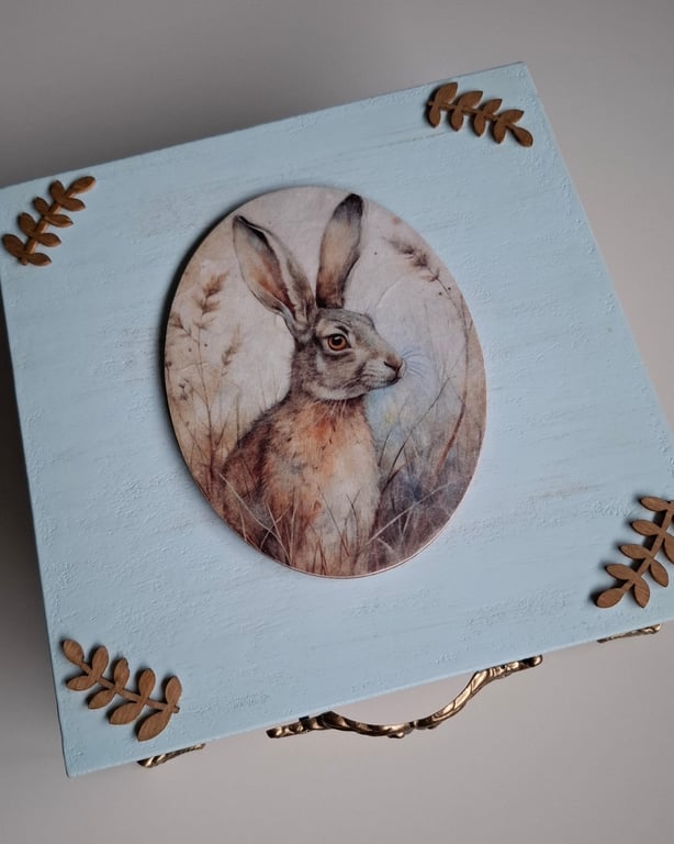 Trinket Keepsake Box, Memory Storage for Wildlife and Vintage Enthusiasts