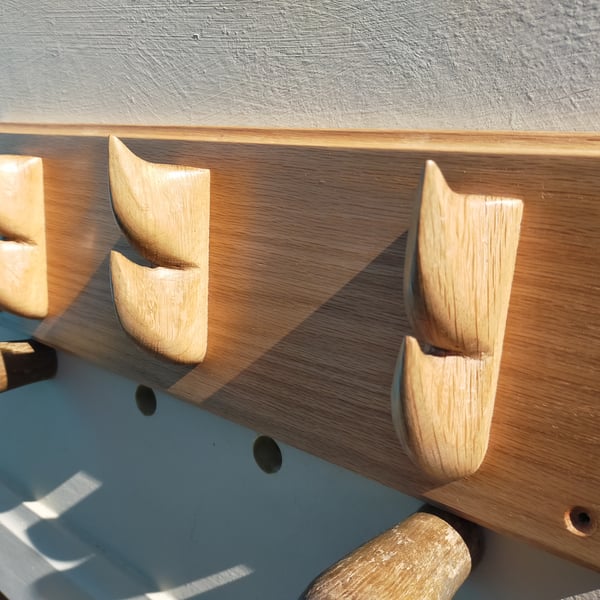 Double Wall Claws Oak Coat Rack