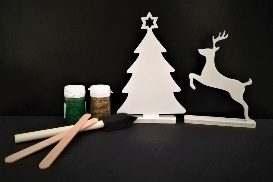 Table Top Decoration, Free Standing Christmas Tree with Stag