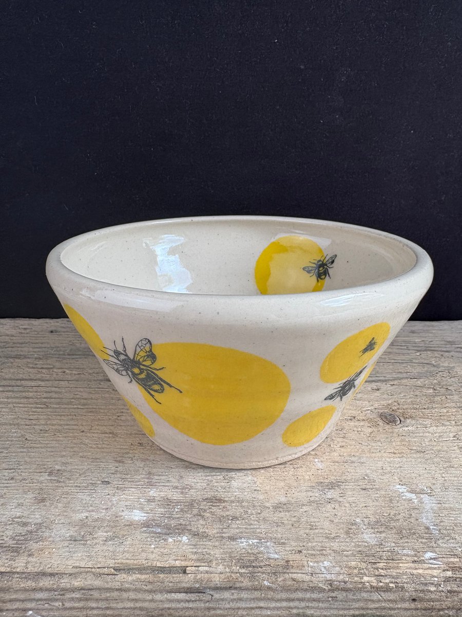 Wheel-thrown stoneware 'Sunny Bee' Bowl