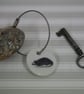Pebble keyring with a rat image - Image 2
