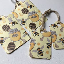 Bee gift tags. Set of 4 gift tags. Tags for gifts. Bees. Bumble bees. CC814