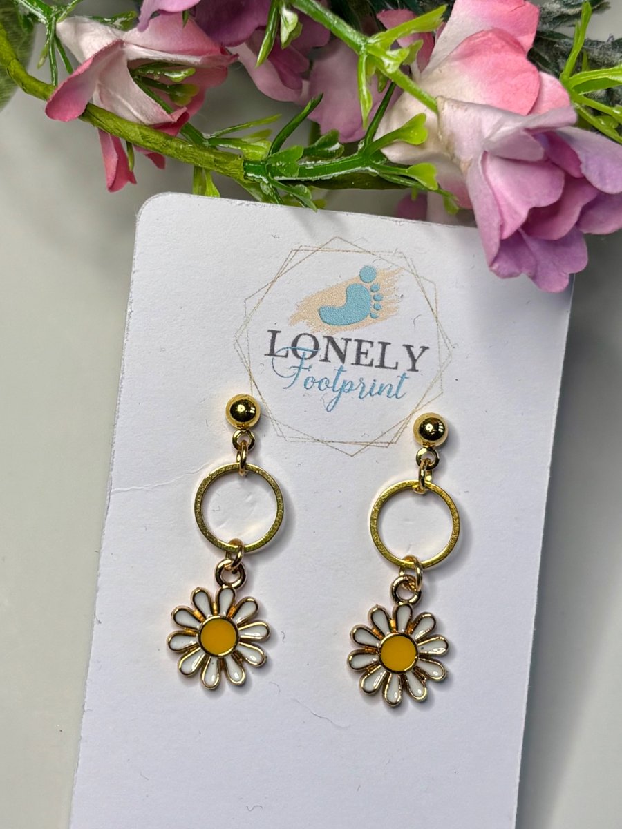 White Daisy Earrings, Floral Charms, Handmade Jewellery 