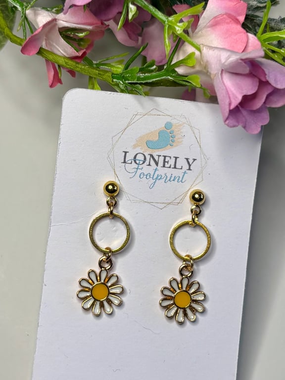 White Daisy Earrings, Floral Charms, Handmade Jewellery 